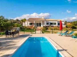 Villa Amina by Portucasa