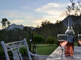 Tuckeroo Cottages & Gardens