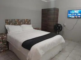 Elim Pink House Accommodation