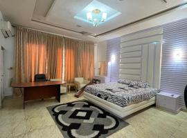 Homes By Martpad, hotel v destinaci Ikuata
