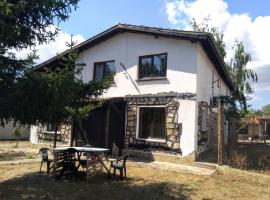 Guest House Poli, hotel di Levski