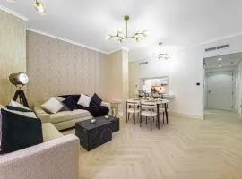 Luxury 2-bed Condo Full Burj Khalifa Lights View!