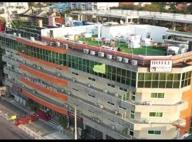 Nobila Airport Hotel、コトヌーのホテル