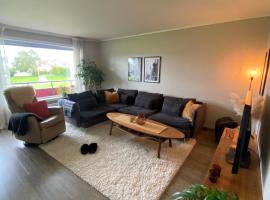 Sentral og koselig leilighet, hotel in Haugesund