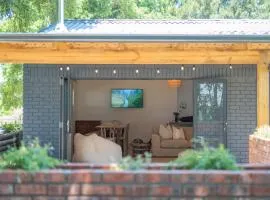 The Grass Roof Hideaway