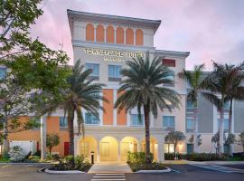TownePlace Suites by Marriott Fort Myers Estero、エステロのマリオットホテル