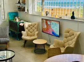 Romantic 2 Bedroom with Private Direct Beach Access La Marsa