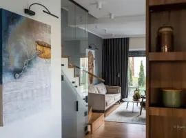 Dom Black & Vibe - z ogrodem, blisko lasu, dobry design, workation - SpaceApart