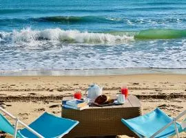 Romantic 2 Bedroom with Private Direct Beach Access La Marsa