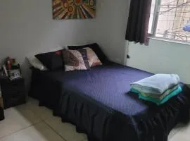 Quarto casal e outros espaços compartilhados próx ao estádio do Vasco