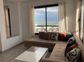 Azur vue sur mer au coeur de la marsa plage，位于拉马萨的海滩酒店