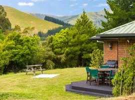 Forest View - Spacious & private full home retreat