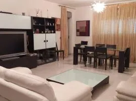 flat a few steps from reggia