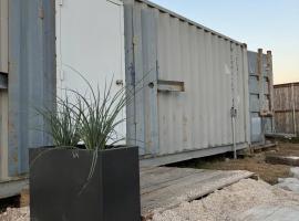 Rocking 40' Container, hotel v destinaci Round Top