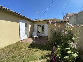 Charmante maisonnette, proche mer, équipée, 3 chambres, terrasse - FR-1-709-49