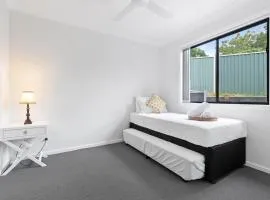 Valerie's Serene Laneway Retreat