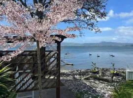 Fabulous Lake Front House-Private lake access