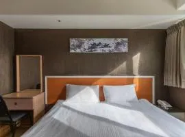E Lim Hotel