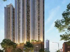 41st Floor TRIZEN Smart Luxury Apartment with sea view and portcity view