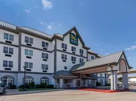 Quality Inn & Suites I-35 E-Walnut Hill