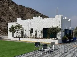 Moon night resort For Family and groups BBQ Pool and greek style