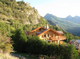 Chalet de l'Orceyrette, idéal pour un couple ou famille avec 2 enfants, ξενοδοχείο με γκολφ στην Μπριανσόν