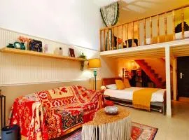 Shanghai Hills & Aromahome Palette with balcony close to metro line 9