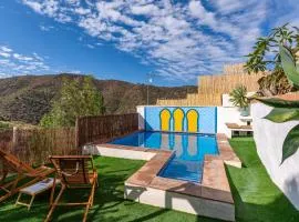 Casa Itocu - Mountain Villa with Pool & WiFi - 22mins to Beach