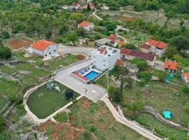 VILLA HILL STARS, Makarska- Slivno