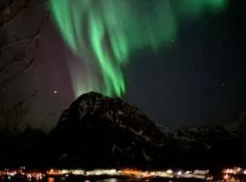 Buodden Rorbuer - Fisherman Cabins Sørvågen、ソールヴォーギンのコテージ