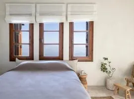Om Living Pelion