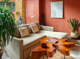 Omah Apartments, aparthotel in Poona