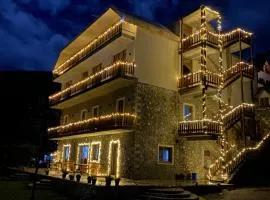 Hotel Vellezrit Guri