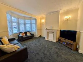 Amazing House With Free Parking