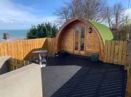 Smugglers Cove, pet-friendly hotel in Widows Row