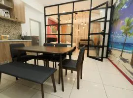 Comfy Family Stay at Sutera Avenue, Near IMAGO Mall