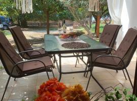 Christina's Seaside, готель у місті Лефокастро