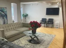 Extremely Cheap Room in Best Area 24x7 Checkin