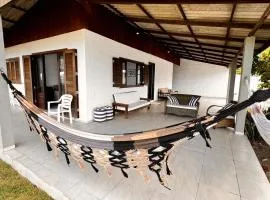 Casa em Itapema pé na areia, de frente ao mar