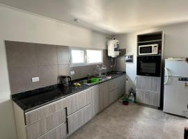 Casa barrio Las Lomas 2, hotel i Monte Hermoso