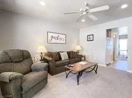 Lake View Condo 890 3