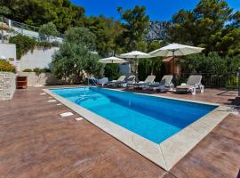 Luxurious Apartments Maslina with Beach