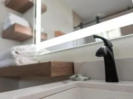 #8 Queen Size Bedroom Near the Beach Pet Friendly