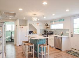 Full Renovation Amazing Spot with Views, pet-friendly hotel in Chatham