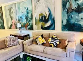 Central Comfort - 4 BDR Apartment, Artfully Designed