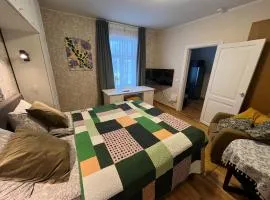 KarlovaIdyll 7 - Homey Apartment with FREE Parking!