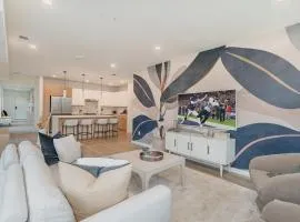 Hyve -Tropical Peach -Walk to Broadway - Pool&Gym!