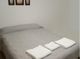 Departamentos por día El Quijote, hotel em Río Colorado