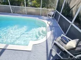 Pool home- pet friendly! Close to Weeki Wachee Springs!