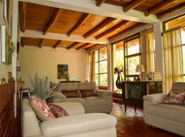 Casa de Campo en la Campiña de Caraz, hotelli kohteessa Caraz